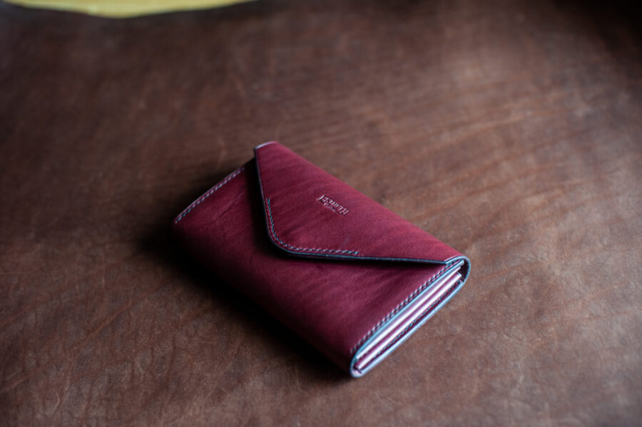 Porte-carte sur mesure en cuir et tannage végétal